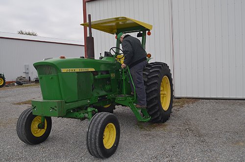 Property photo 61 - JOHN DEERE FARM EQUIPMENT AUCTION